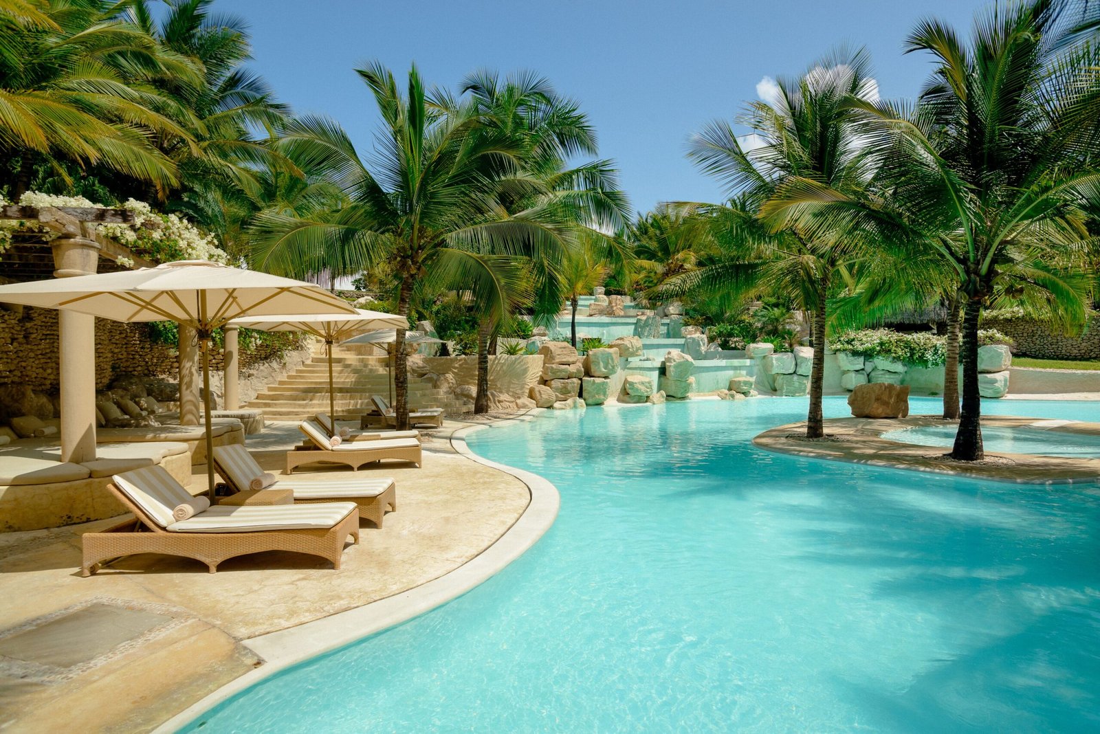 https://expedia.com/affiliates/hotel-search-diani-beach.h22AUUd.jpg
