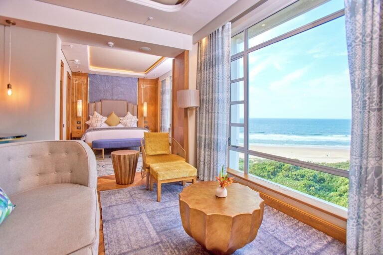 Suncoast Towers — Best Hotel for the Entertainment Seeker